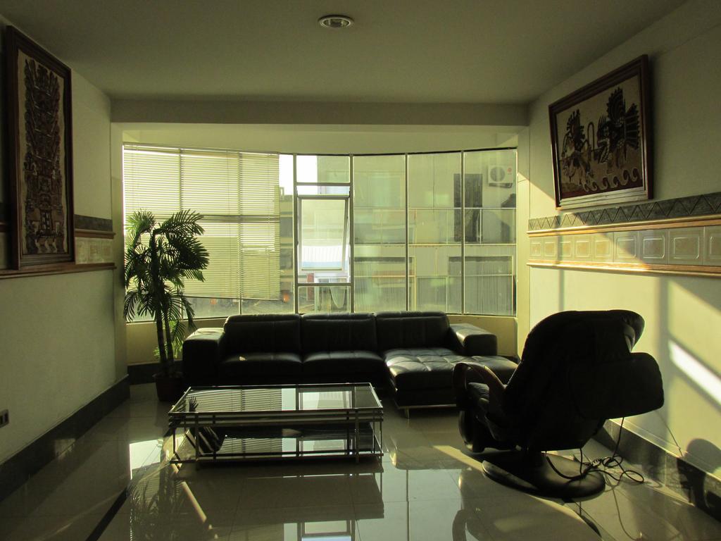 Rizzo Plaza Hotel Тумбес Екстериор снимка
