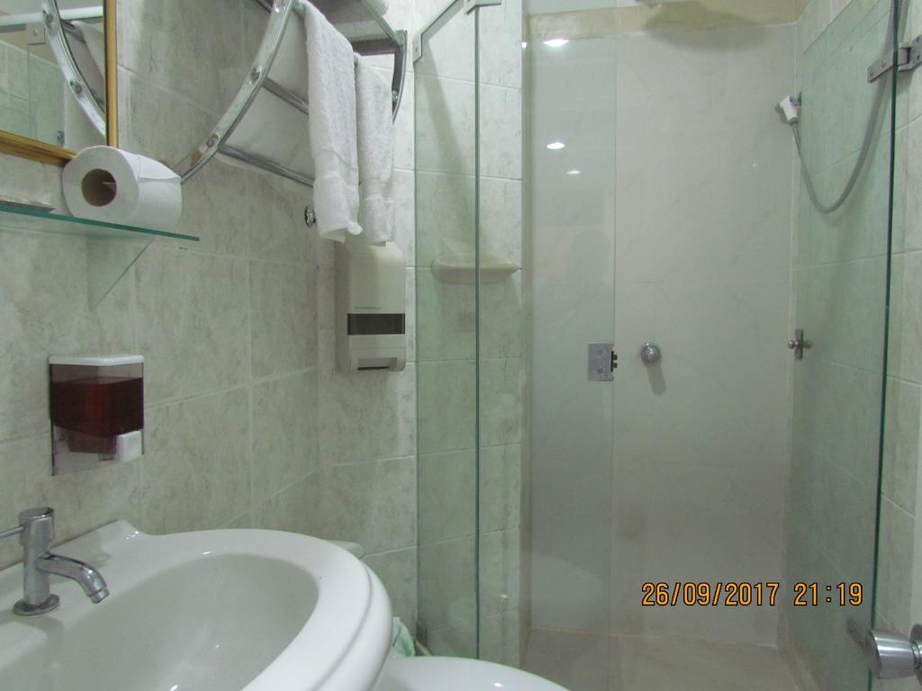 Rizzo Plaza Hotel Тумбес Екстериор снимка