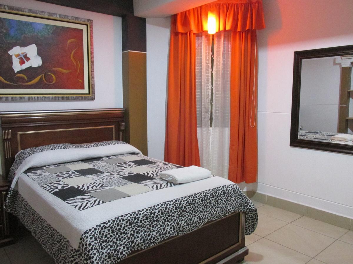 Rizzo Plaza Hotel Тумбес Екстериор снимка