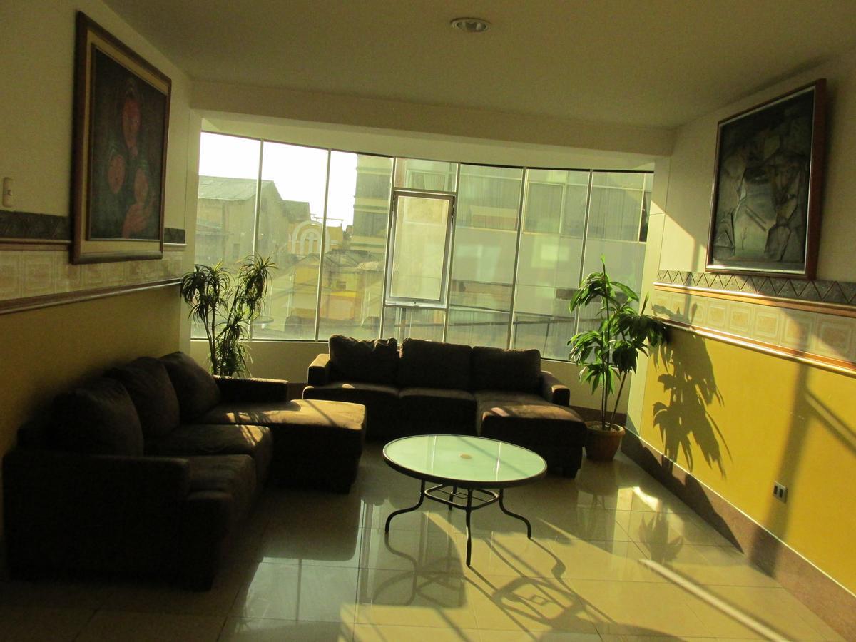 Rizzo Plaza Hotel Тумбес Екстериор снимка